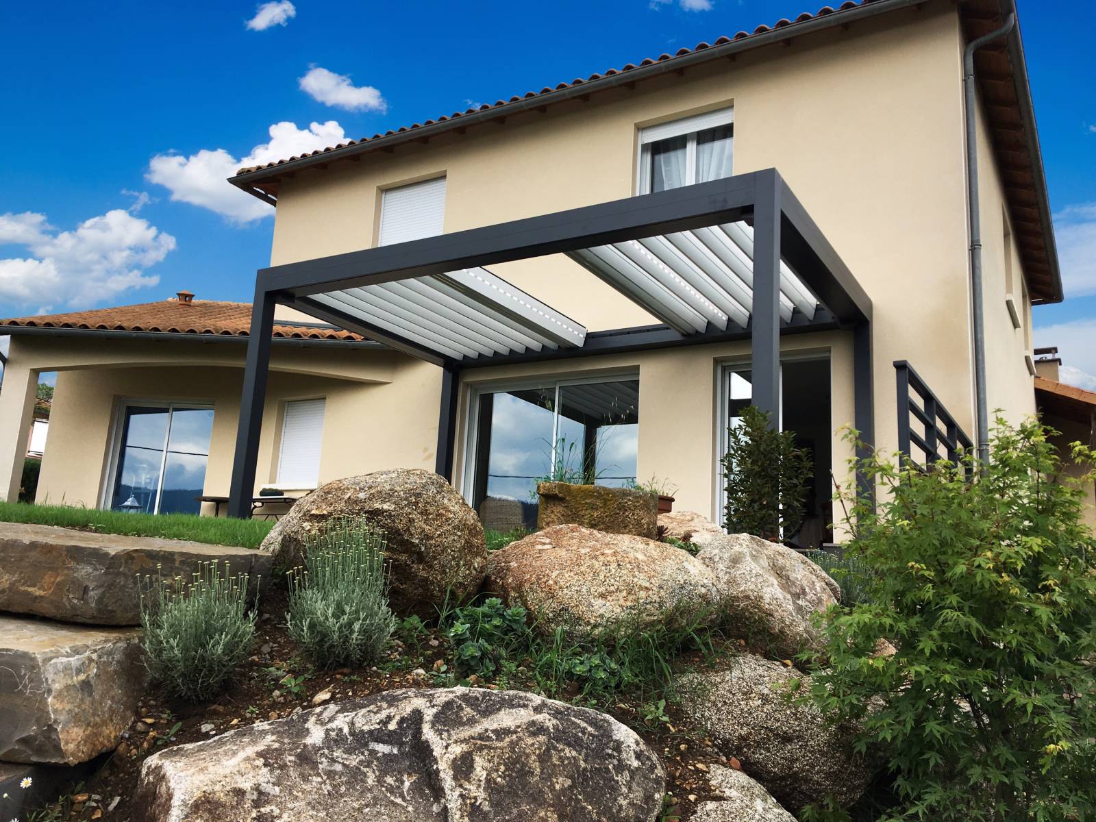 Pergola bioclimatique : Marquise