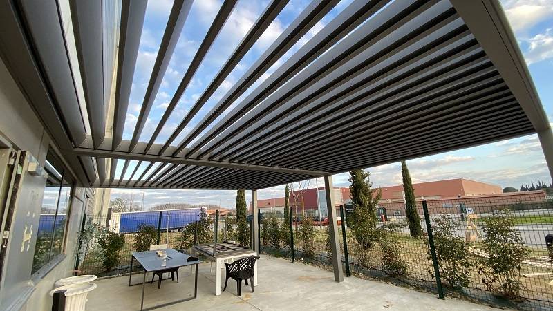 Pergola Bioclimatique Saint Martin de Crau casa menuiserie