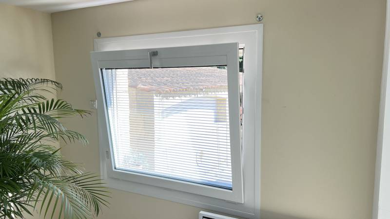 Fenêtre store intégré Casa Menuiserie