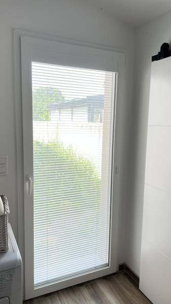 Porte Fenêtre store intégré Casa Menuiserie