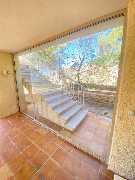 Casa Menuiserie : Vue panoramique depuis une maison équipée d'un coulissant tout verre Solarlux